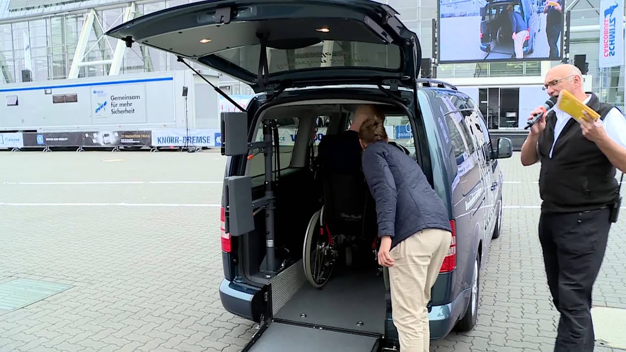 Volkswagen Caddy mit AMF-Bruns Heckausschnitt
