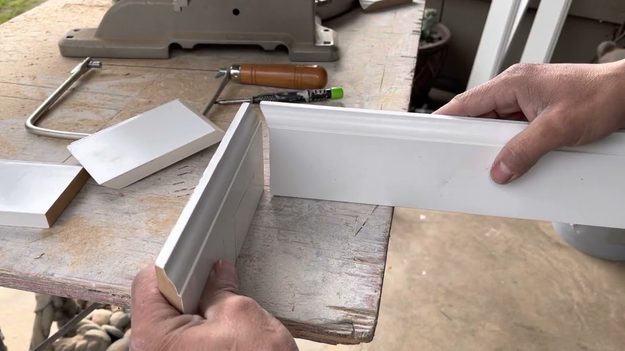 Instalación de baseboard o moldura base