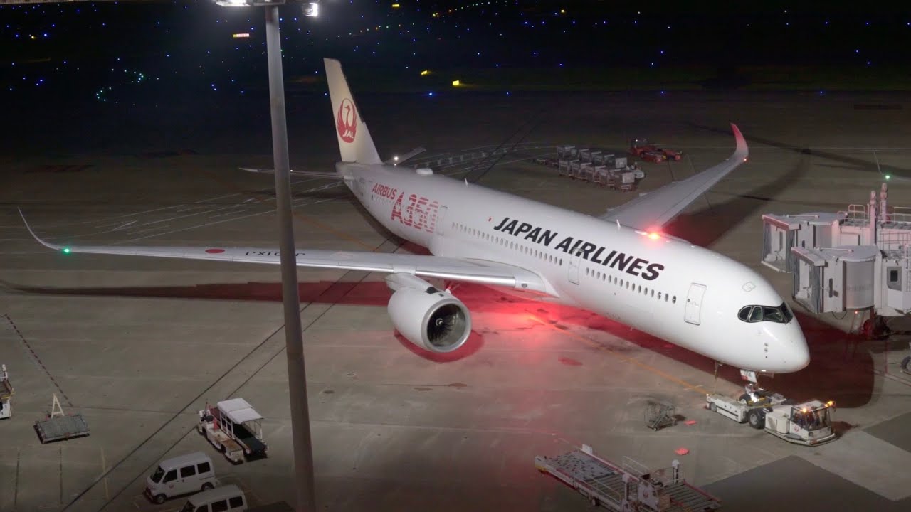 【4K】Night view from Tokyo Haneda airport