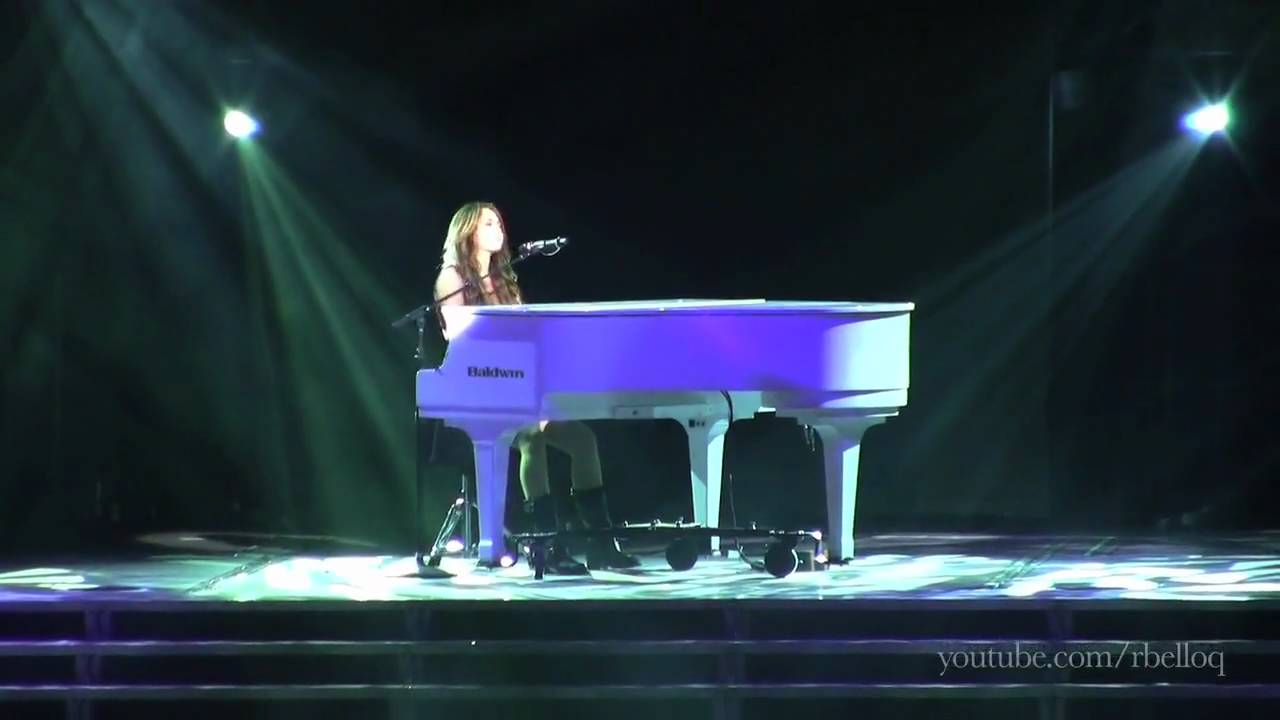 Miley Cyrus - When I Look At You - Live in Portland, OR (Wonder World Tour 2009)