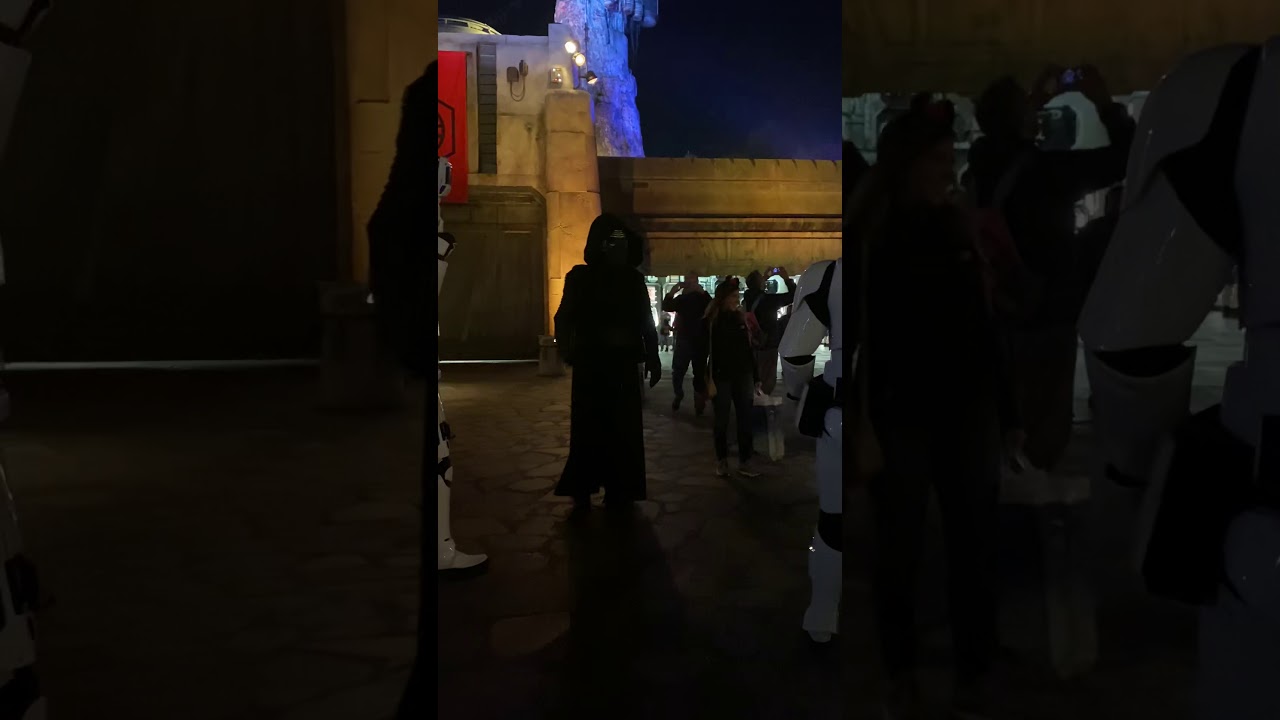 KYLO REN at Star  Wars Galaxy edge