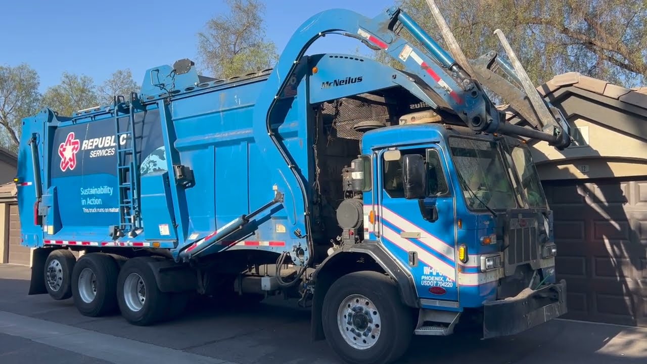 Republic Services Phoenix CNG Peterbilt 320 McNeilus Meridian Front Loader 1256