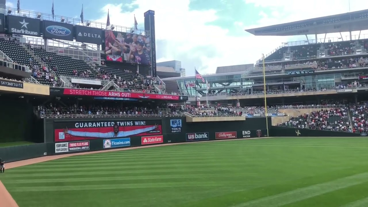 Minnesota Twins 7th Inning Stretch