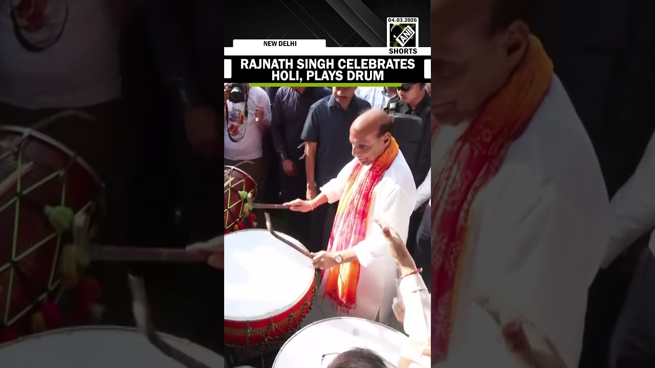 Watch! Union Defense Minister Rajnath Singh celebrates Holi at his residence in Delhi