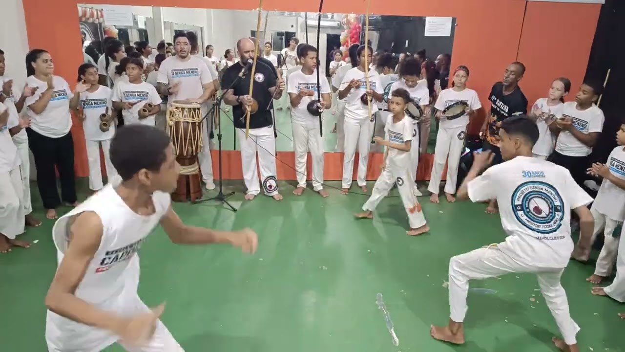 #054  /25 - ESCOLA GUARARAPES DE CAPOEIRA  - RODA NA ACADEMIA W FITNESS - FESTA DE FINAL DE ANO