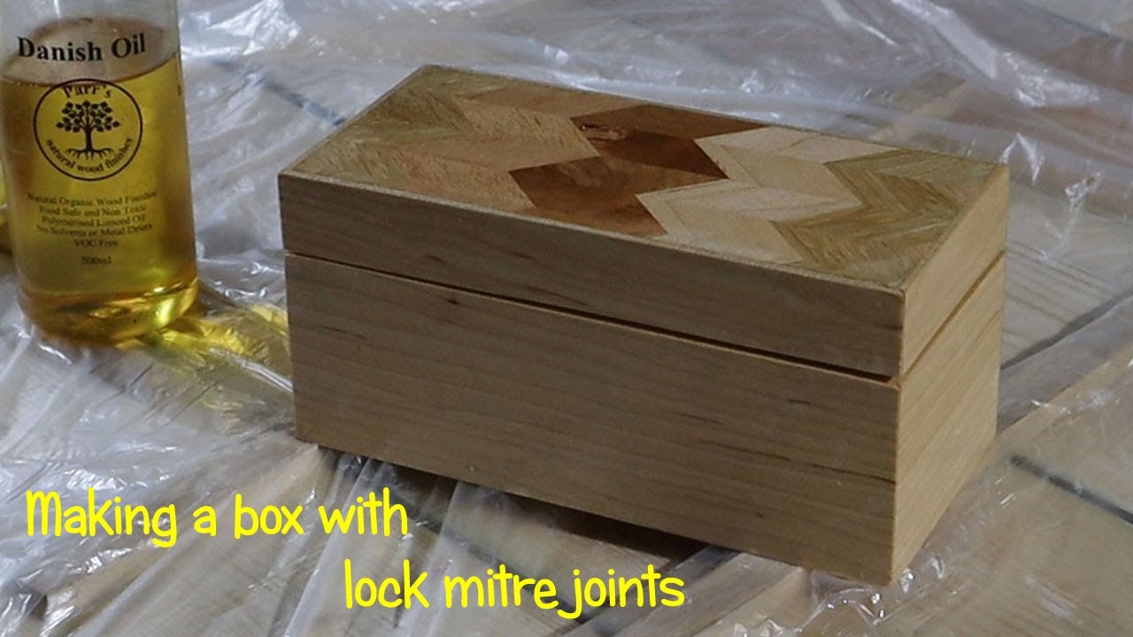 Making a small maple wooden box using lock mitre joints and figuring out how not to get tear out.