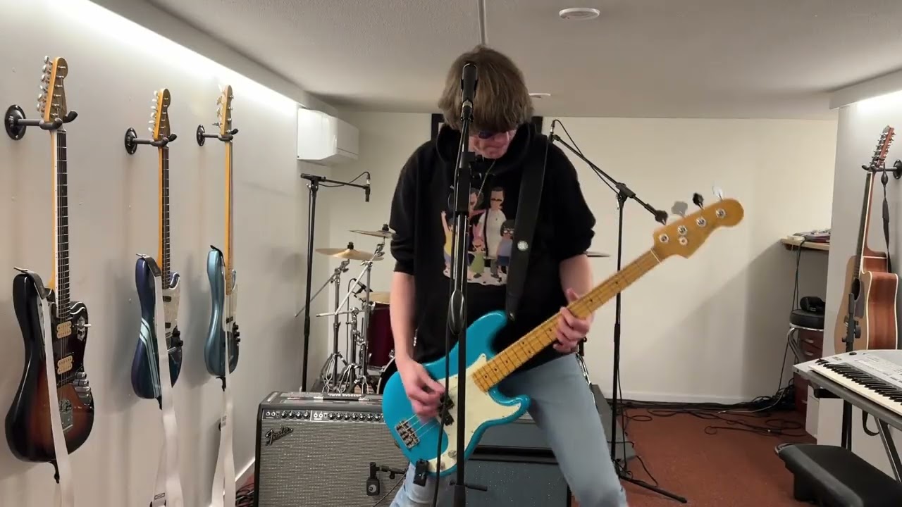 Ramones - Why Is It Always This Way? Bass Cover