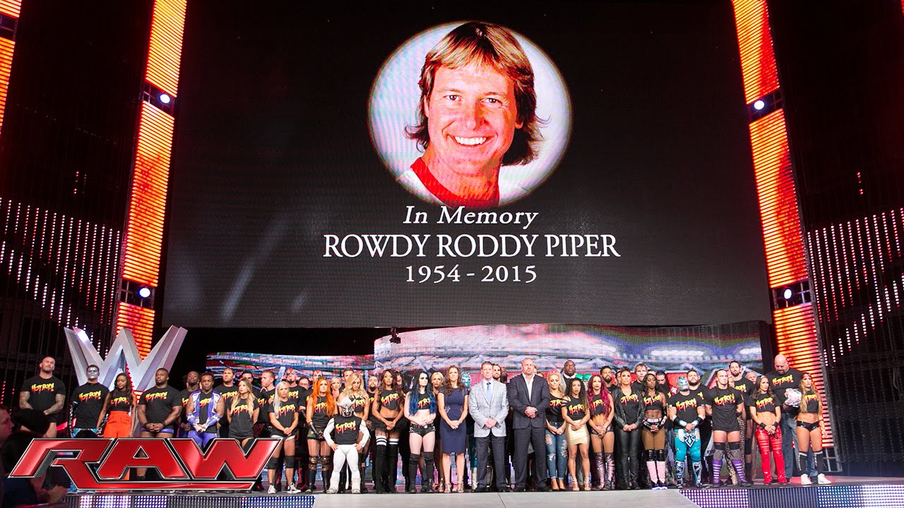 The entire WWE roster honors WWE Hall of Famer 