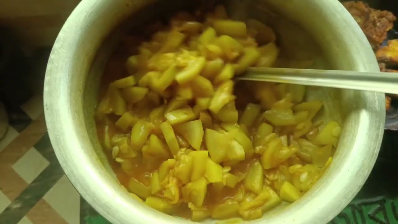 লাউ দিয়ে কাতলা মাছের ঝোল 😋😋#foryou #recipe #vlogvideo #vuralvideo 
