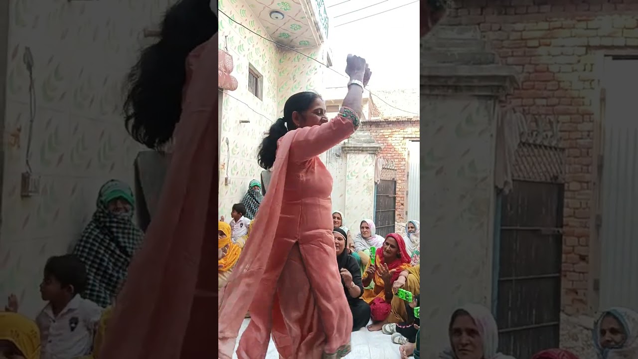 बहुत सुंदर भजन सुनाया है कृष्णा जी का भजन 👌🌹😜😝 मैं तो बैठ गई#👍💃💃💃
