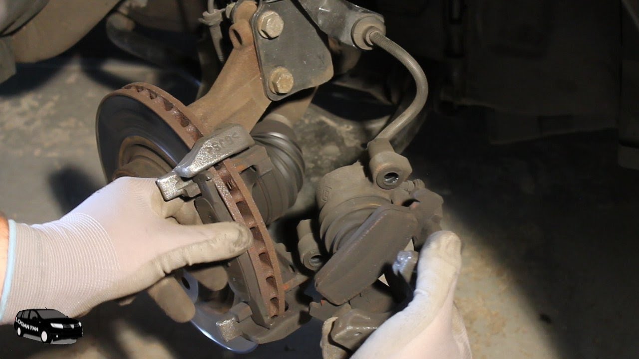 Bremsscheiben und Beläge vorne tauschen - Wartung am Dacia Logan MCV 2, Teil 2