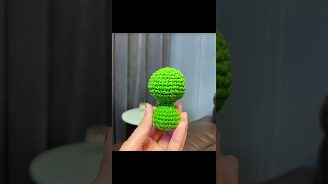 🐸 Cute Crochet Frog Doll | Handmade Amigurumi Toy 💚 