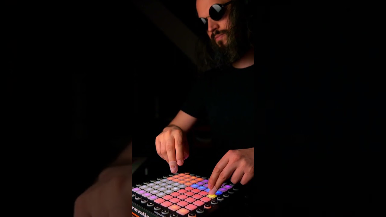 HEAVY STUFF (one-man band finger drumming)