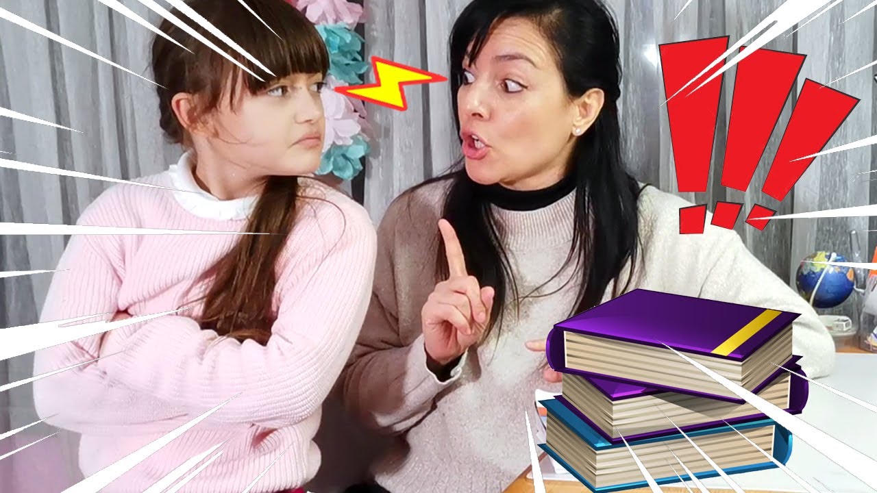 SOFI NON FA I COMPITI E MAMMA MONI SI ARRABBIA - Night Routine Rovinata! - Mamma Sofi e Figlia Moni