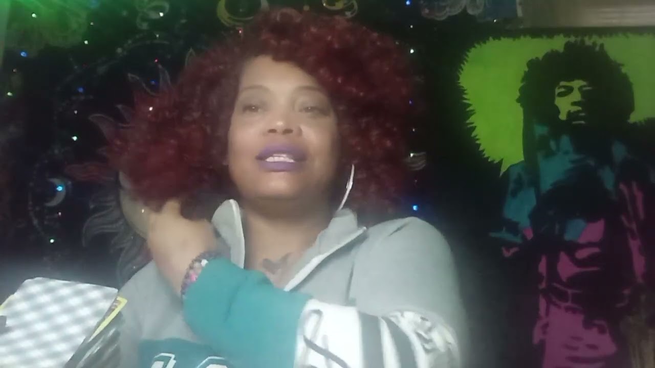 OMGGG. .SOMEONE FEELS LIKE U BELONG TO THEM.. VERY TERRITORIAL ABOUT YOU 😍😡👿😠👀👀👀