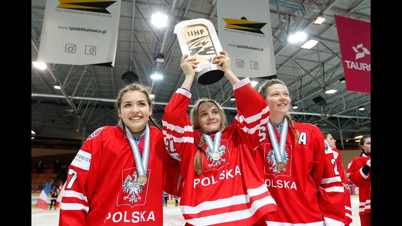 [www.pzhl.org.pl] Tak świętowaliśmy brąz MŚ juniorek Katowice 2018
