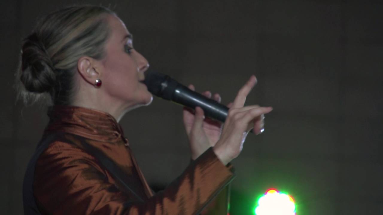 Bailando Así (guambrita querida)