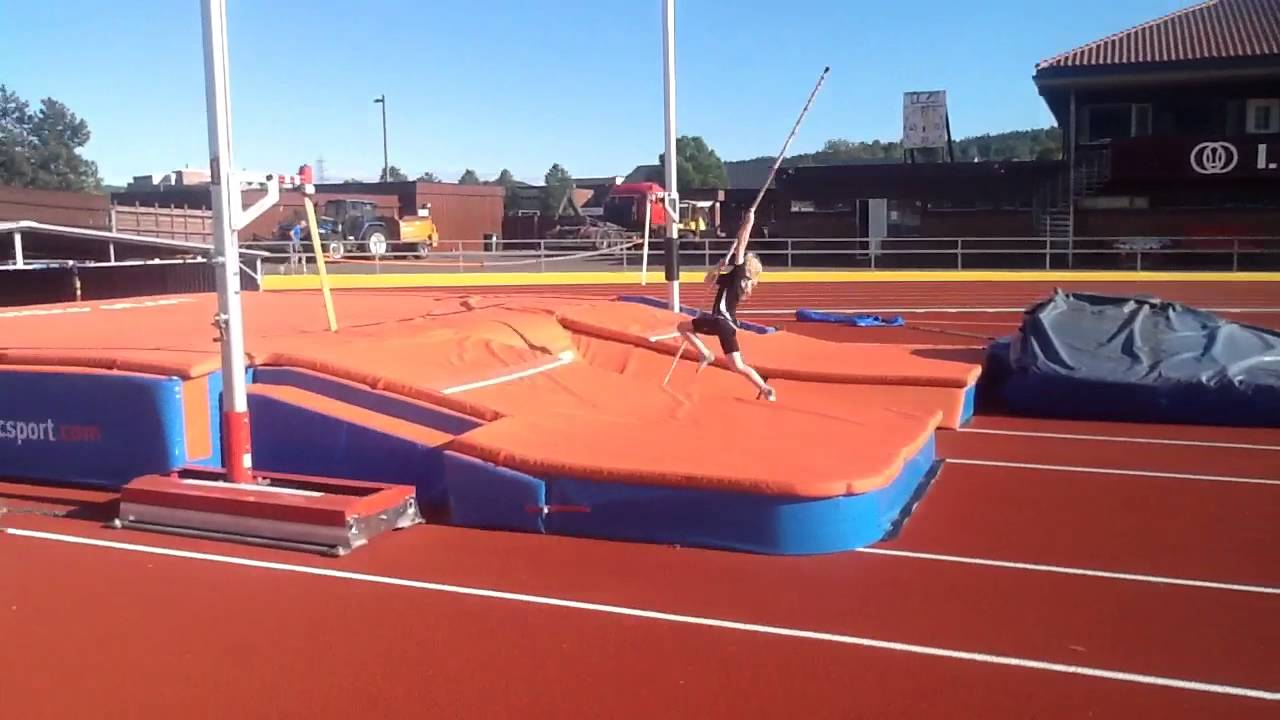 Jente 10 &aring;r tester stavhopp