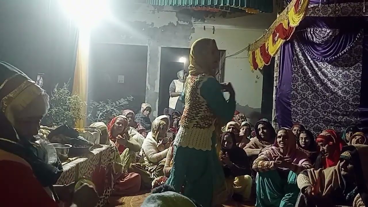 खेलन गया था ये कन्हैया मेरा खेलनगया था भजन