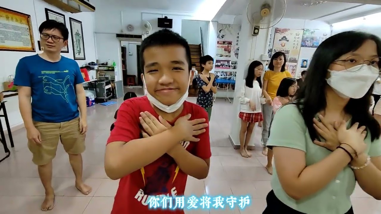 爸爸妈妈谢谢你，有你我们真幸福，无论我成功或失意，你都在我身旁陪着我成长！❤️