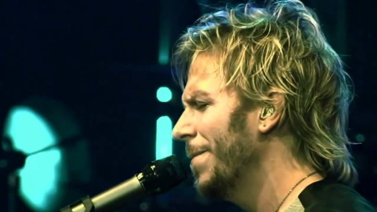 Que me alcance la vida  - Sin Bandera  HD