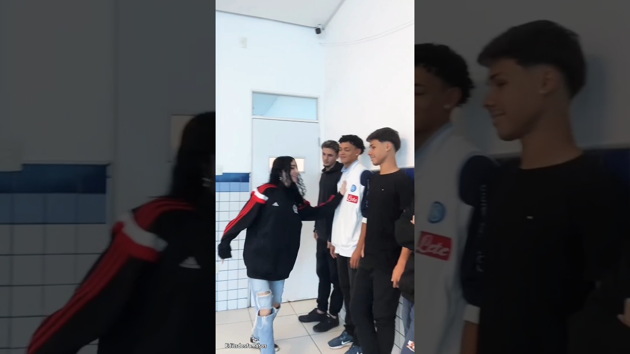 o meu cupido &eacute; gari s&oacute; me traz lixo lixo #short #mariliamendon&ccedil;a #comedia #viral