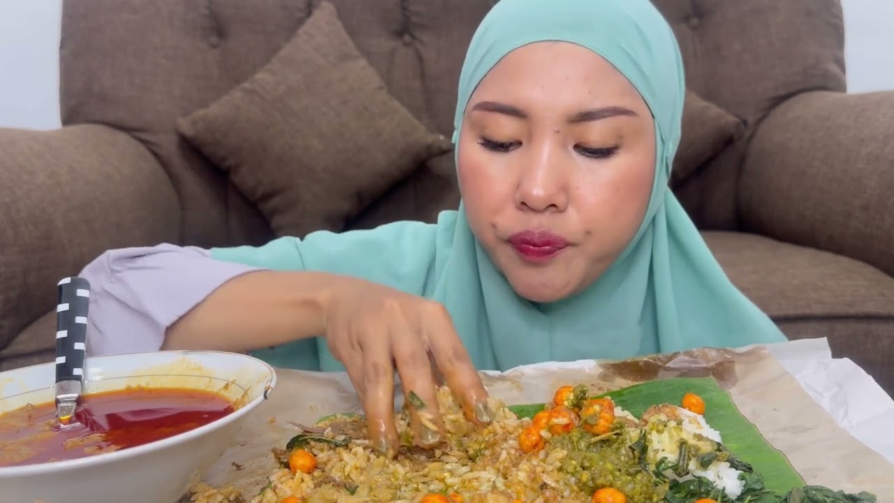 MUKBANG NASI PADANG PAKE KACANG ATOM JADI PEDES BANGETTT 😭😭