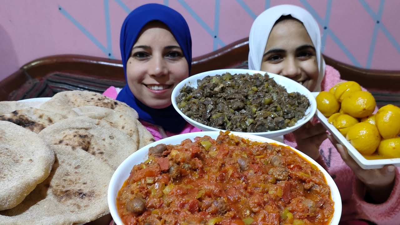 تحدي القوه 💪 على الكبده والقوانص والسجق البلدي مع والتحدي على سته خبز بلدي خلود ضد امال والعقاب فحم