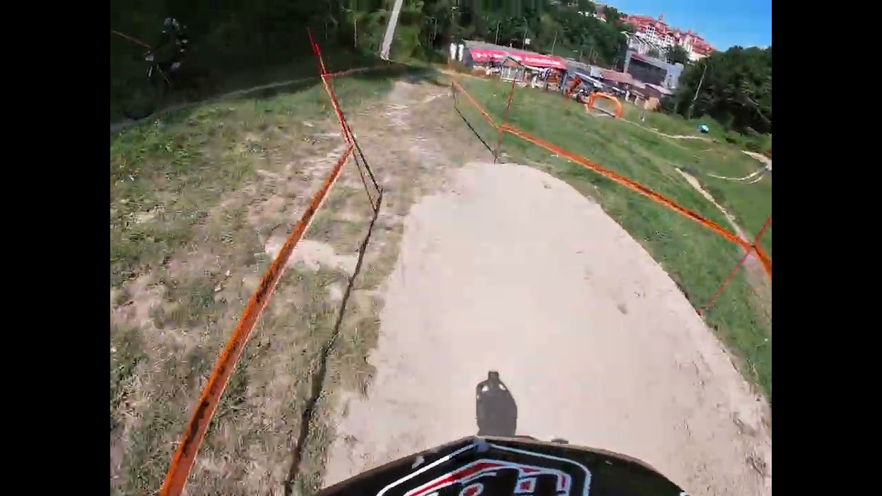 Red rue. 2 ride.