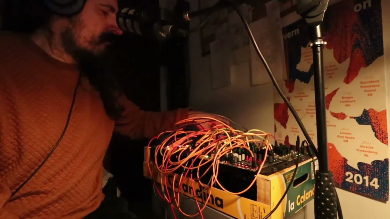 I tú què penses? (Eurorack Live Performance)