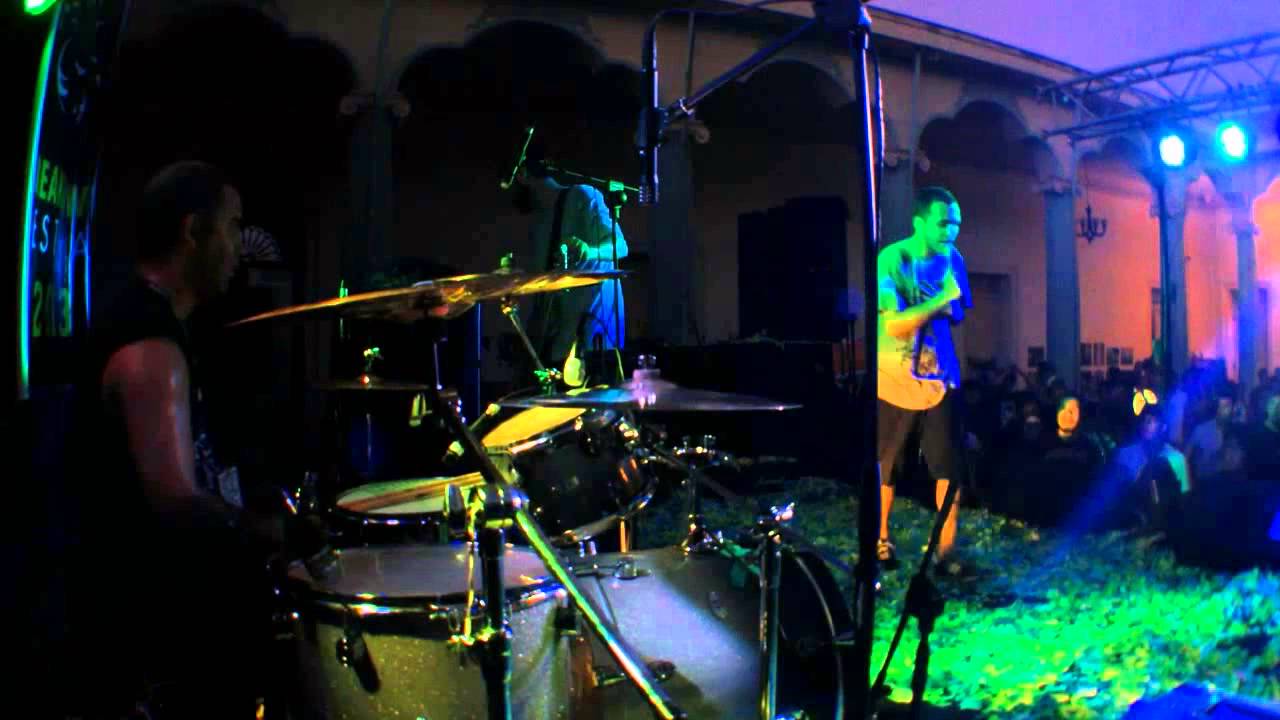 Cren&ccedil;a & F&uacute;ria - Full Set [El Salvador]