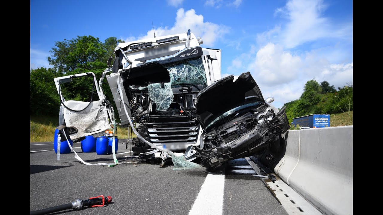 Zwei Personen bei schwerem Unfall auf der A6 verletzt
