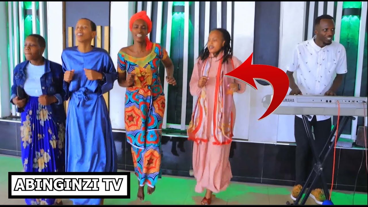 WAMU MAMA  NYIHASHA NA PIANIST MBONYI BARATUNEJEJE
