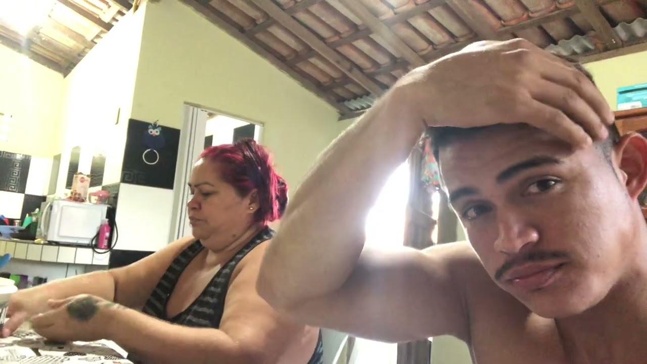 MINHA MÃE QUERIA FAZER TIK TOK E EU NÃO DEIXAVA KKKKKK