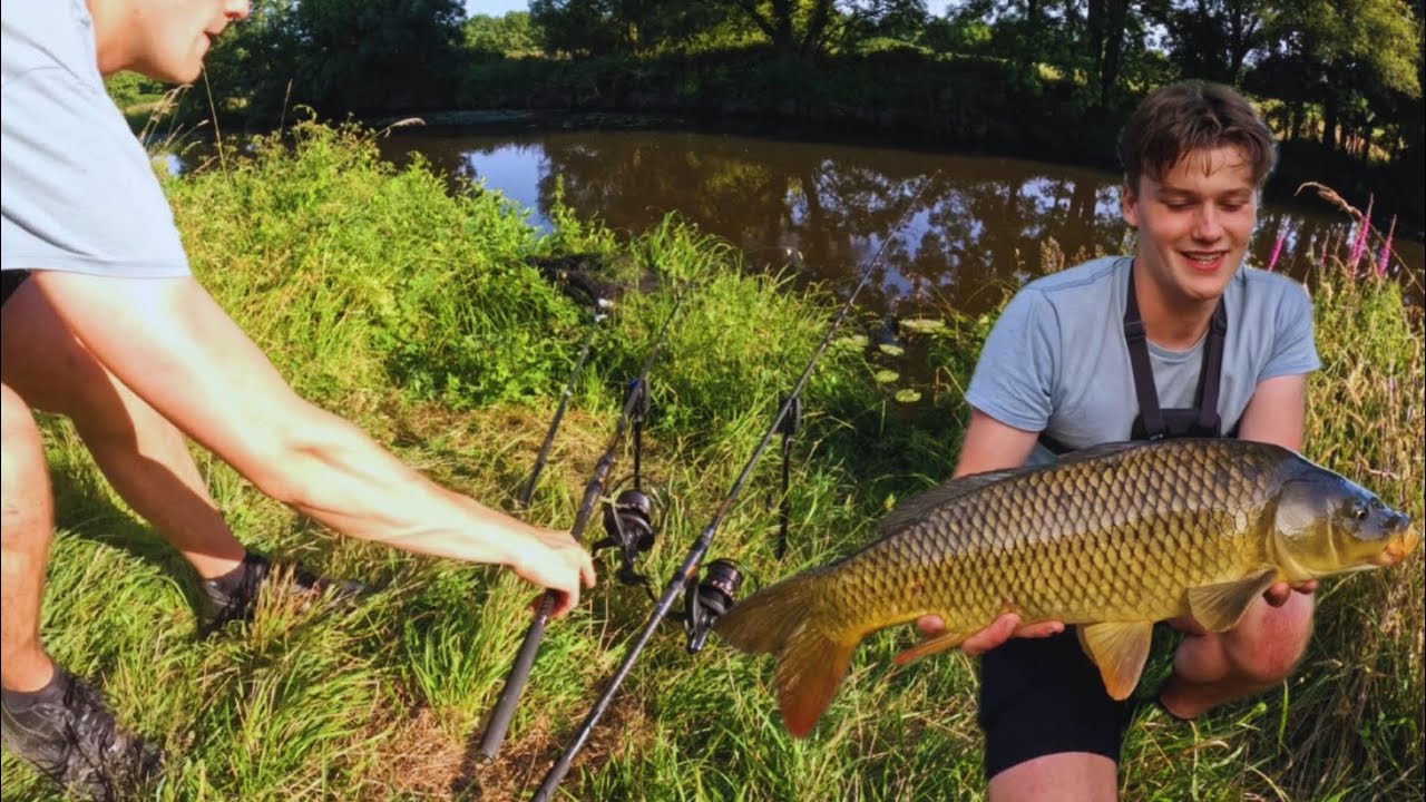 Double départs en direct ! J’enchaîne les touches en pêchant la carpe !