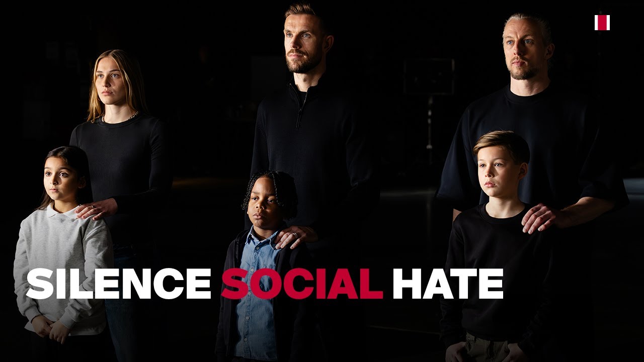 Ajax x Silence Social Hate | 'Heel belangrijk dat we dit onze jeugd meegeven' ❤️