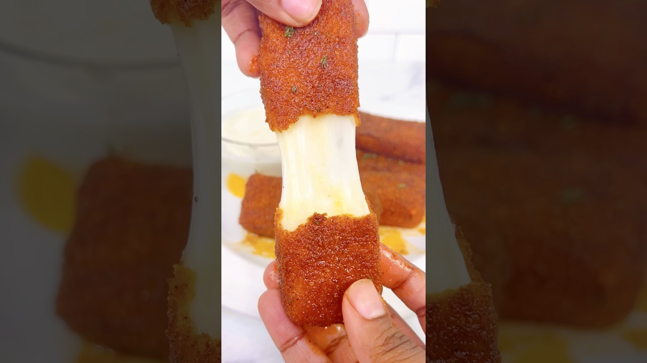 Copycat Chili&rsquo;s Nashville Hot Mozzarella Sticks 🔥 #chilis #mozzarellasticks #cheesepull #copycat