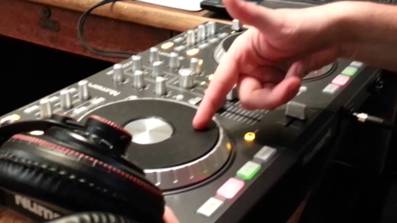 Numark Mixtrack Pro - Unboxing and Review