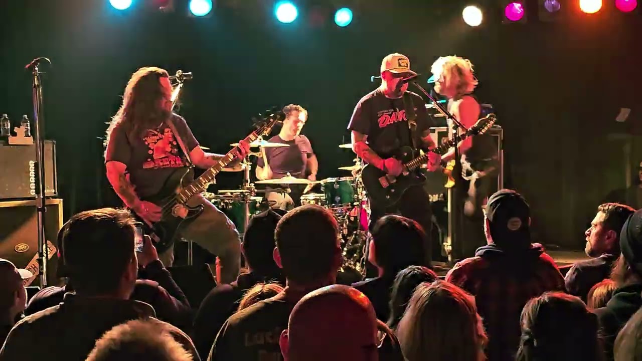 Black stone Cherry ( Me and Mary Jane )