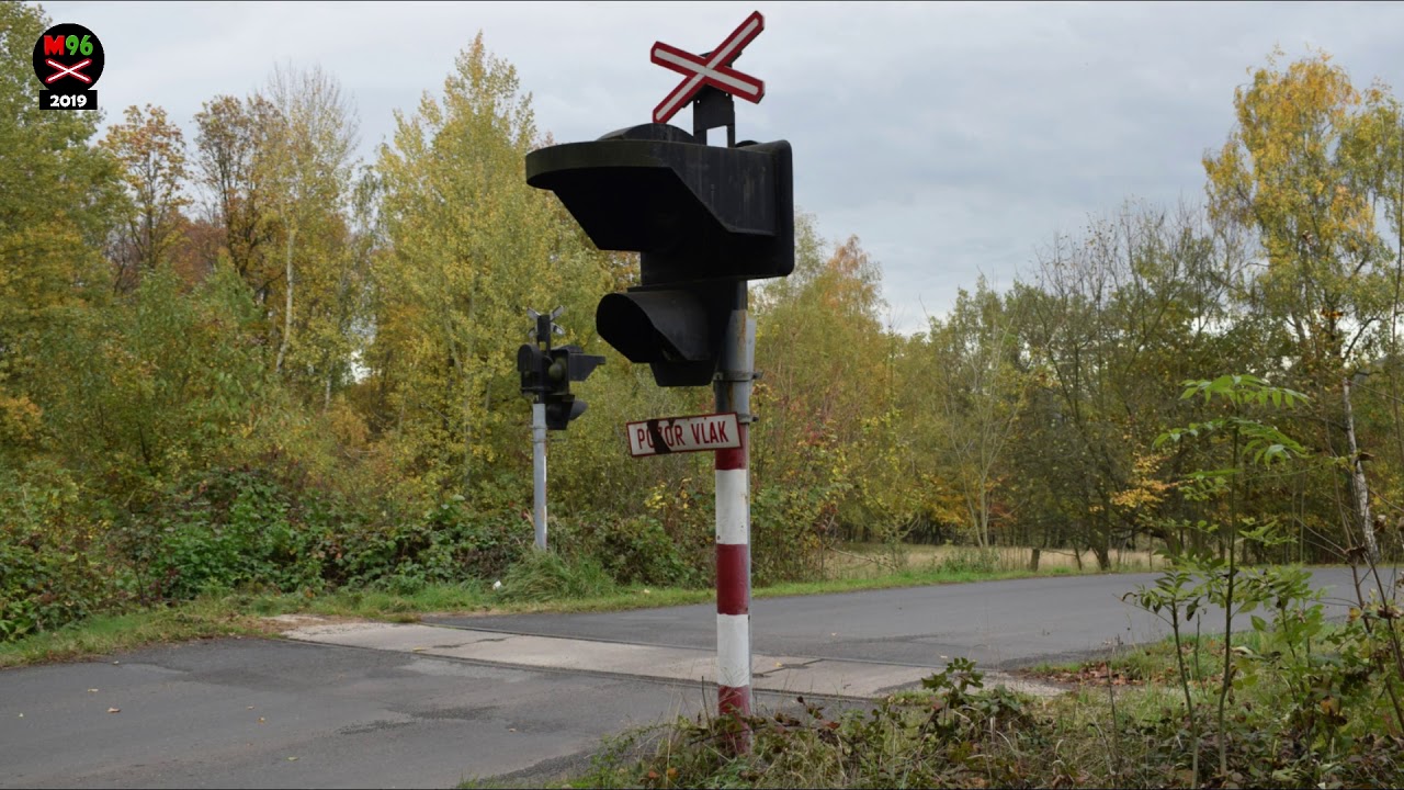 Nefunkční železniční přejezd Proboštov-Přítkov [P2045] - 27.10.2019 / Czech railroad crossing