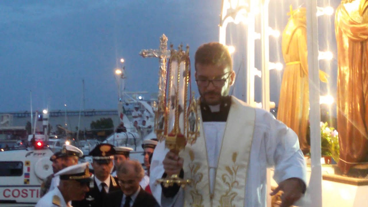 San Teodoro processione in mare
