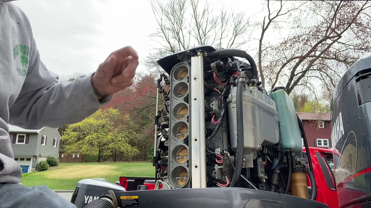 Removing Fuel Injectors for service...Yamaha OX66 225hp