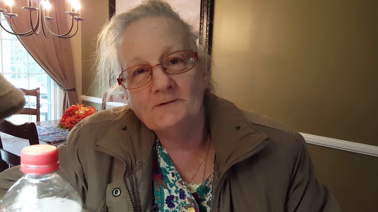 Mom Vapes for the first time.