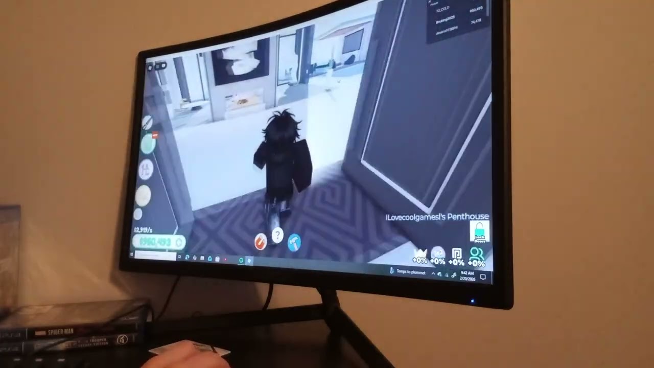 I spend  100 robux in Mega Mansion Tycoon!