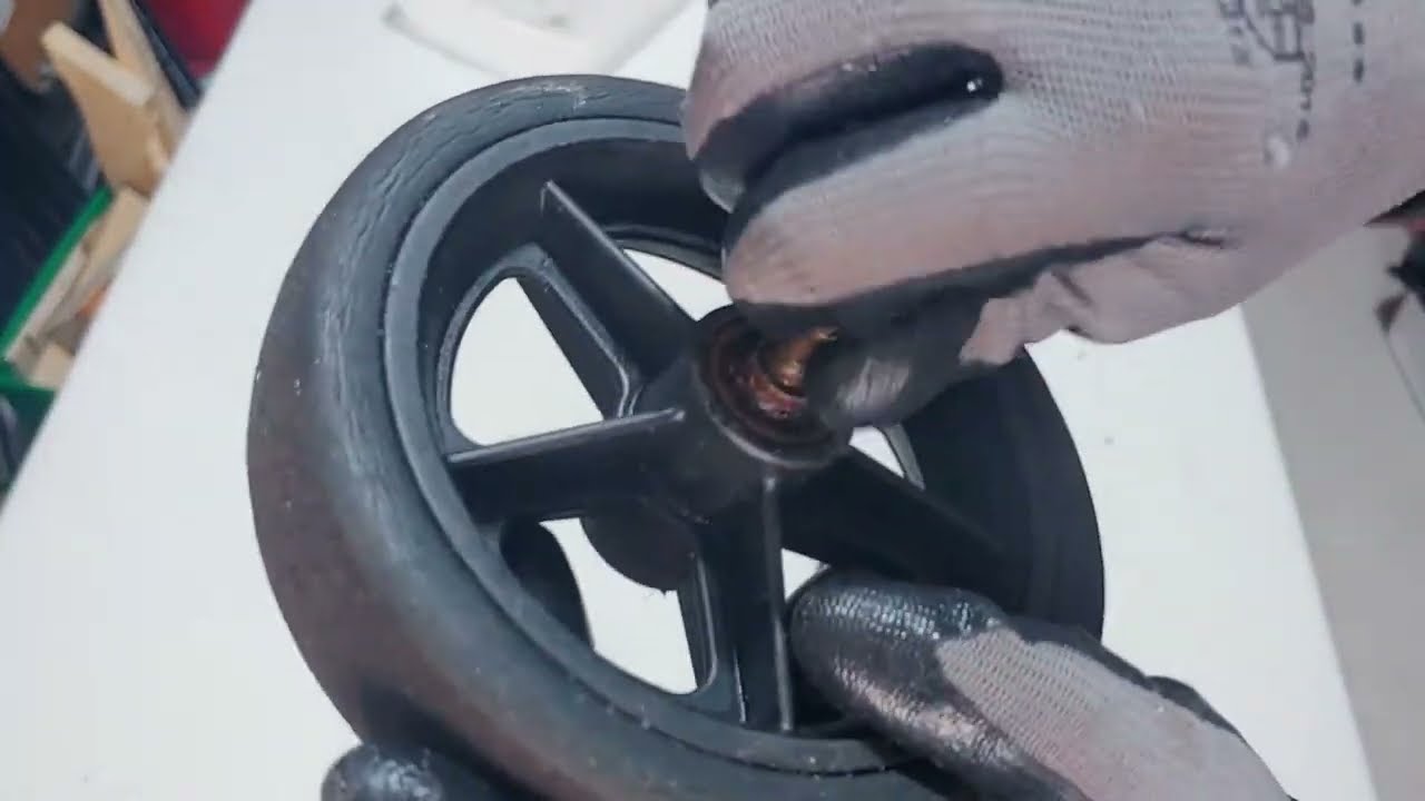 Bugaboo Cameleon 3 Stroller front wheel repair/ Бугабу Камелеон 3 ремонт маленького переднего колеса