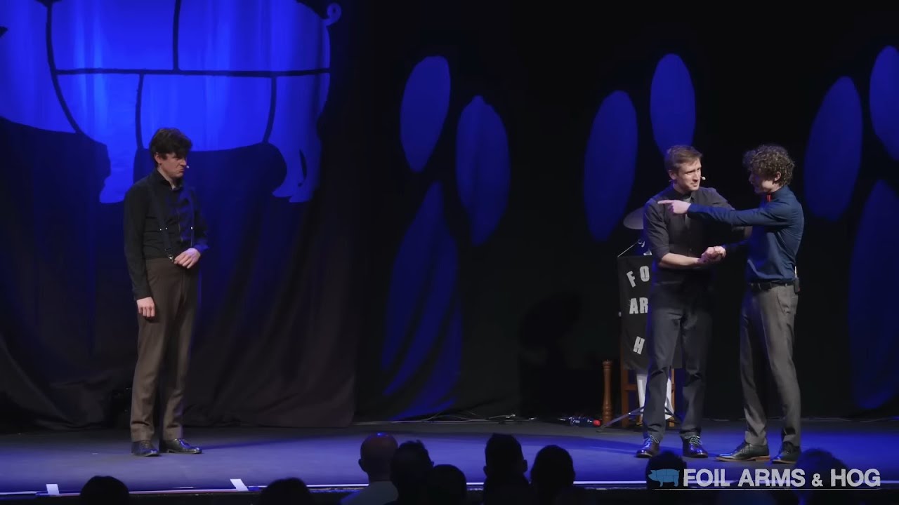 Алкогольный скандал в ирландской семье — Foil Arms and Hog