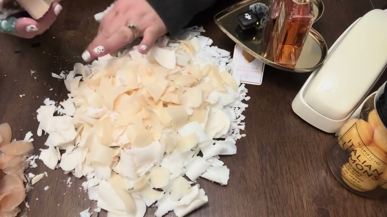 Cutting white soap to recycle with other color soap🧼🫧🧽