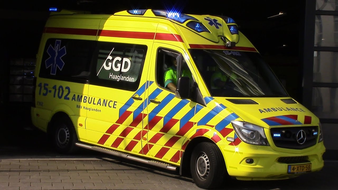 [Dagcompilatie] Ambulances met spoed vanaf Post Laak