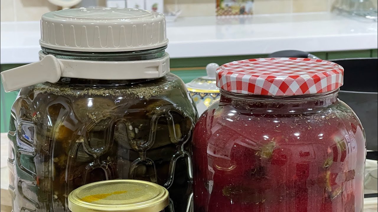 классика Азербайджанской кулинарии, самые вкусны маринованные баклажаны.  Badımcan turşusu.