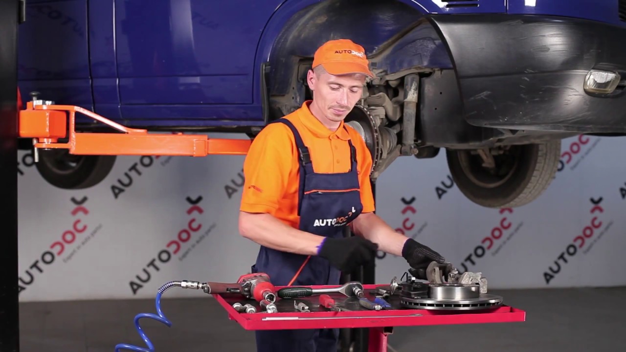 Wie VW T4 TRANSPORTER Bremsscheiben und Bremsbeläge wechseln [AUTODOC TUTORIAL]